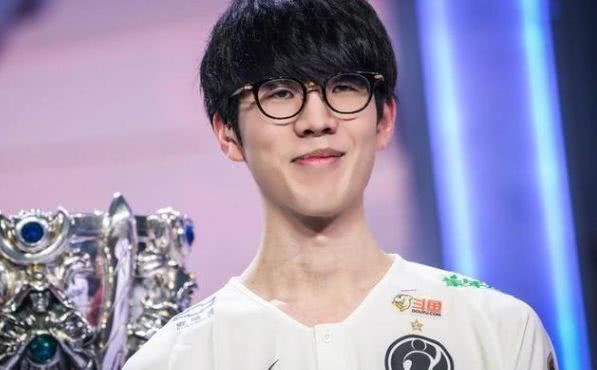 他自己也在 他自己也在