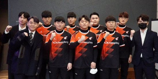 当多数人以 当多数人以